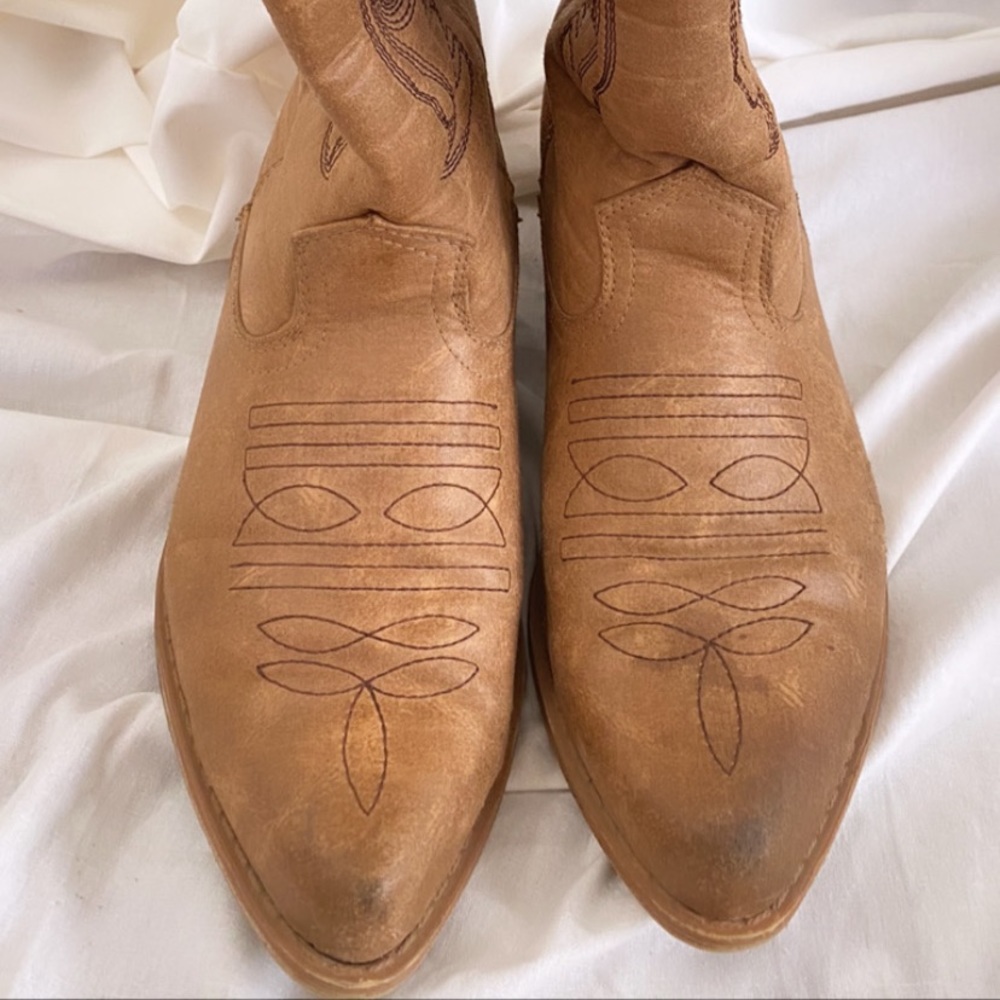 Size 8 Coconuts Cowboy Boots